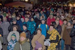 Velká fotoreportáž z vánočních trhů v Hranicích / fotogalerie / Česko zpívá koledy 13.12. 2017 - celorepubliková akce Deníku, foto: Jiří Necid