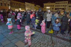 Velká fotoreportáž z vánočních trhů v Hranicích / fotogalerie / Česko zpívá koledy 13.12. 2017 - celorepubliková akce Deníku, foto: Jiří Necid