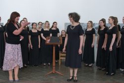 I česká píseň zazněla v podání amerického sboru / fotogalerie / Vystoupení amerického dívčího sboru Cecilia Ensemble - Grand Monadnock Youth Choirs, foto: Jiří Necid