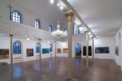 Vernisáž výstavy Tibora Červeňáka v synagoze / fotogalerie / Výstava Tibora Červeňáka - Koně a ženy, foto: Jiří Necid