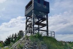 Flascharův důl: adrenalin i dobrodružství / fotogalerie / Nedaleká Veselská rozhledna ve tvaru šachové věže, foto: Kateřina Macháňová