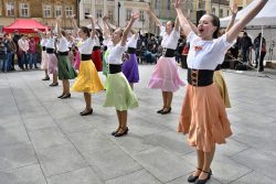 Velká fotoreportáž z Vítání jara na náměstí / fotogalerie / Vystoupení žáků tanečního oboru ZUŠ Hranice, foto: Jiří Necid